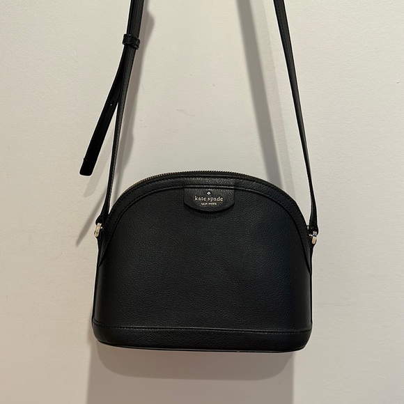 kate spade Handbags - Kate spade crossbody bag